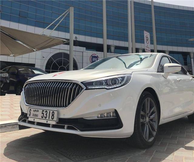 迪拜的红旗车目前来说还是比较少有的,保有量低于劳斯莱斯,只有部分h5