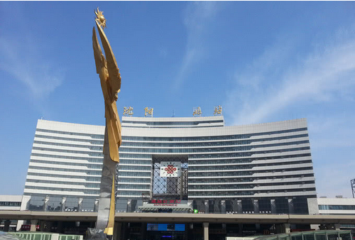 东北第一高楼在沈阳落成,花120亿争得第一,游客:重回巅峰?