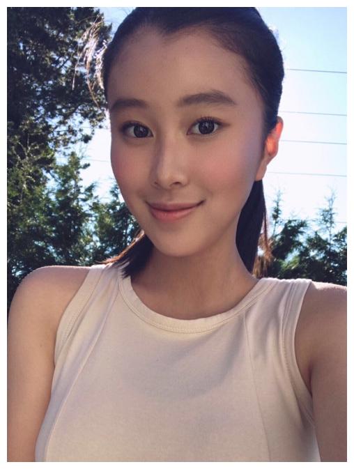杨子前妻陶虹和女儿上热搜,网友:母女两人和黄圣依"神似"!