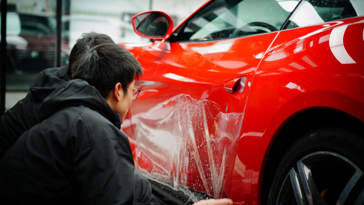 神圣的外观 性感的肥臀 法拉利Portofino贴了bop更加放肆飞驰了