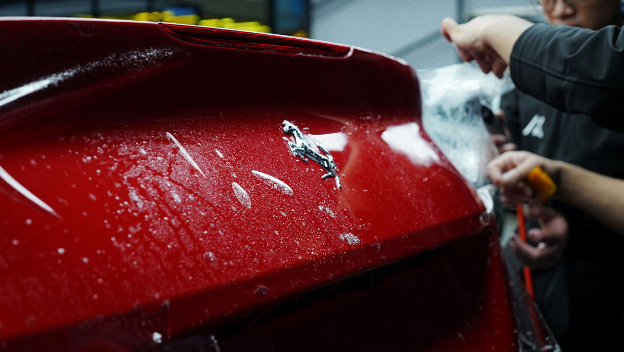 神圣的外观 性感的肥臀 法拉利Portofino贴了bop更加放肆飞驰了