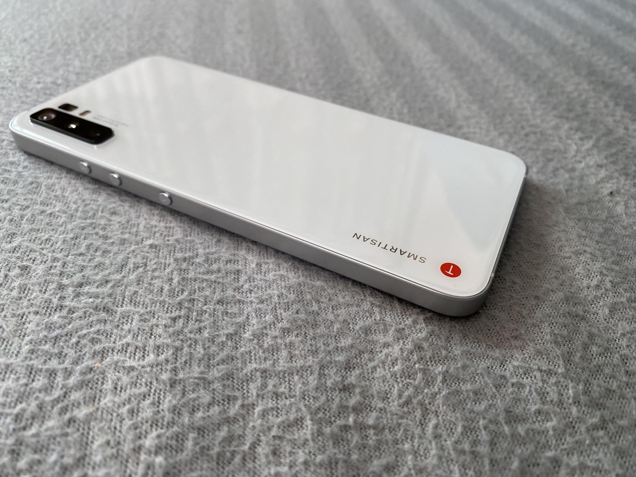 还是那股锤子味儿坚果pro3首发上手砖头圆角设计回归