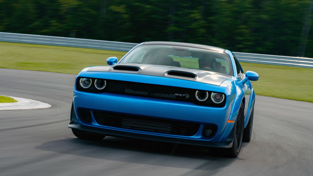 2019款道奇挑战者srt地狱猫红眼据传下一代要变电动车