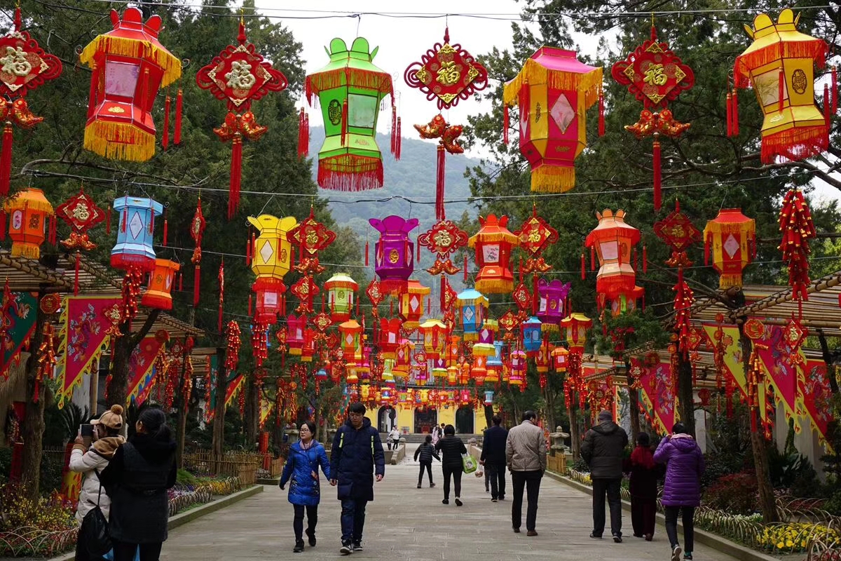 无锡惠山古镇,锡惠景区张灯结彩,年味正浓|惠山古镇|无锡|景区_新浪新