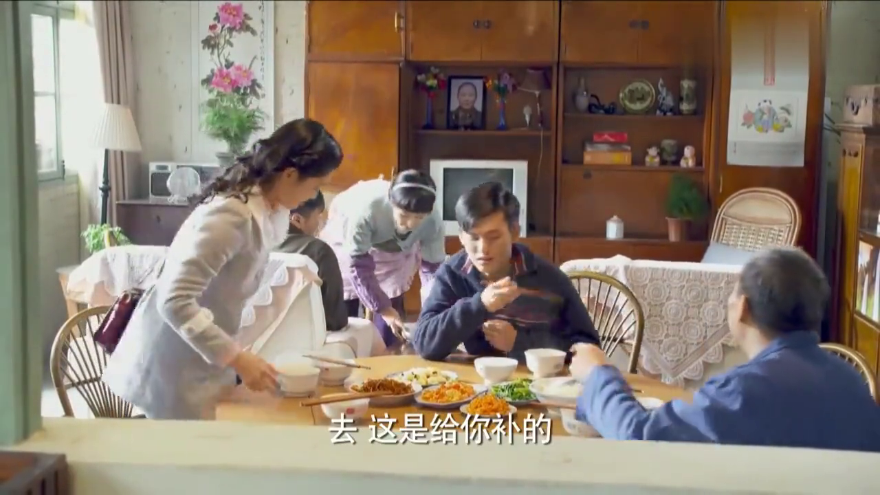 二婶给家人做肉丸 三弟误拿了二婶那份 才明白二婶是多么善良 二婶给家人做肉丸 三弟误拿了二婶那份 才明白二婶是多么善良