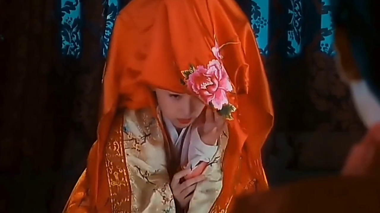 一个离开祖国",阿富汗女星晒搭机撤离照片 为您推荐: 于月仙去世后