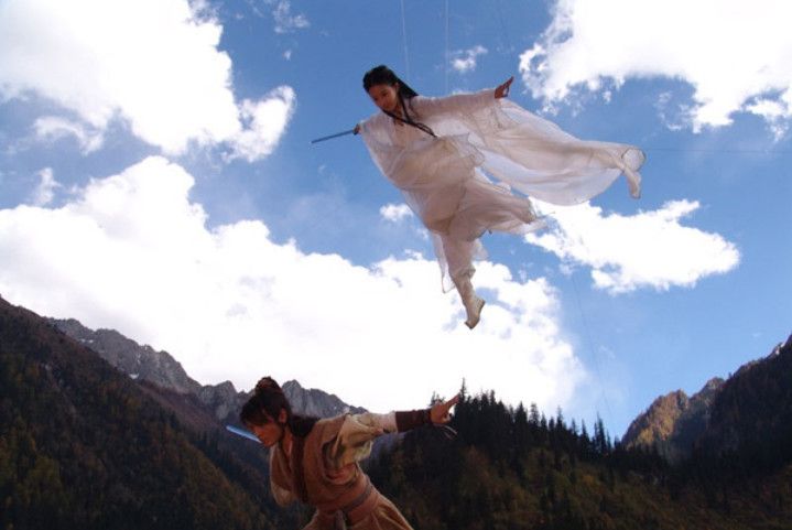 6位吊威亚的明星,刘亦菲仙气,毛晓彤美艳,杨紫让人看着都心惊