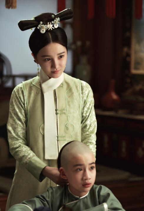 像是都市情感剧《夫妻那些事》中的农村姑娘洪小梅,古装武侠剧《少年