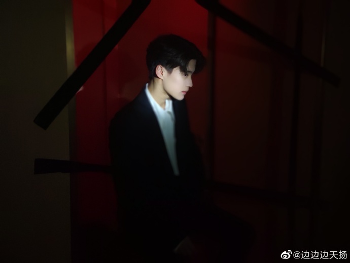 《误杀》素察成年度"最坏男孩" 边天扬自曝偶像是黄磊