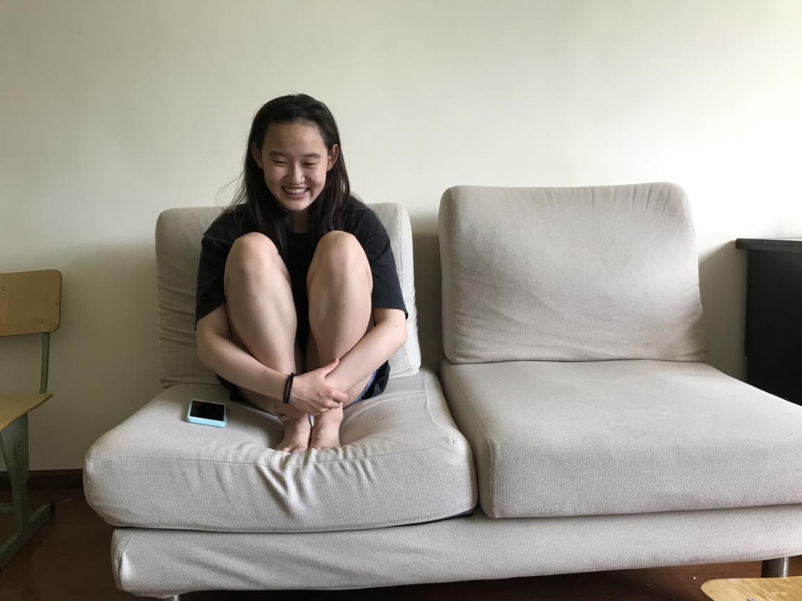 任茜爱笑爱逗,随意自然"不做后悔的事""不做后悔的事"是任茜的座右铭.