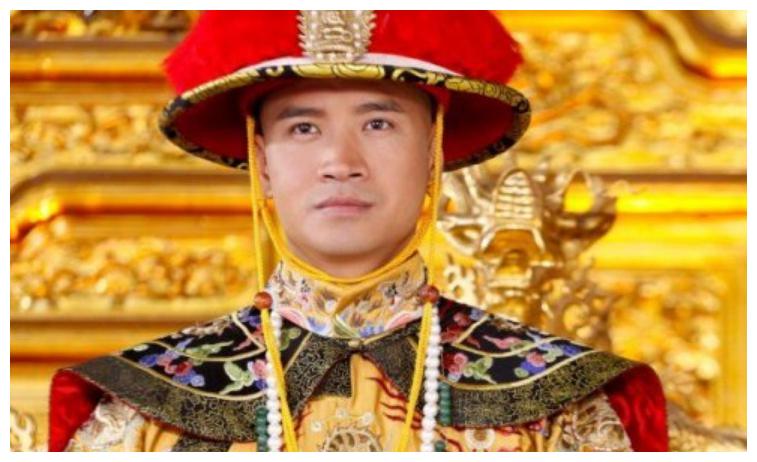 演过皇上的五位男星,图二家喻户晓,网友:图五是最帅气的皇上