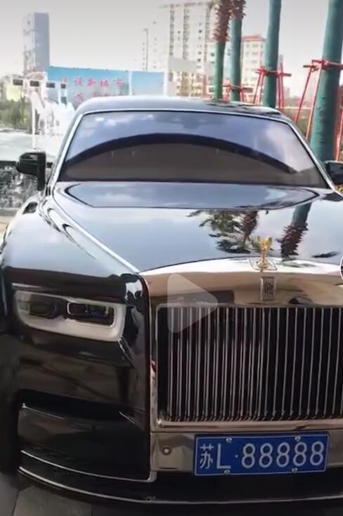 实拍镇江劳斯莱斯八代幻影车牌苏l88888