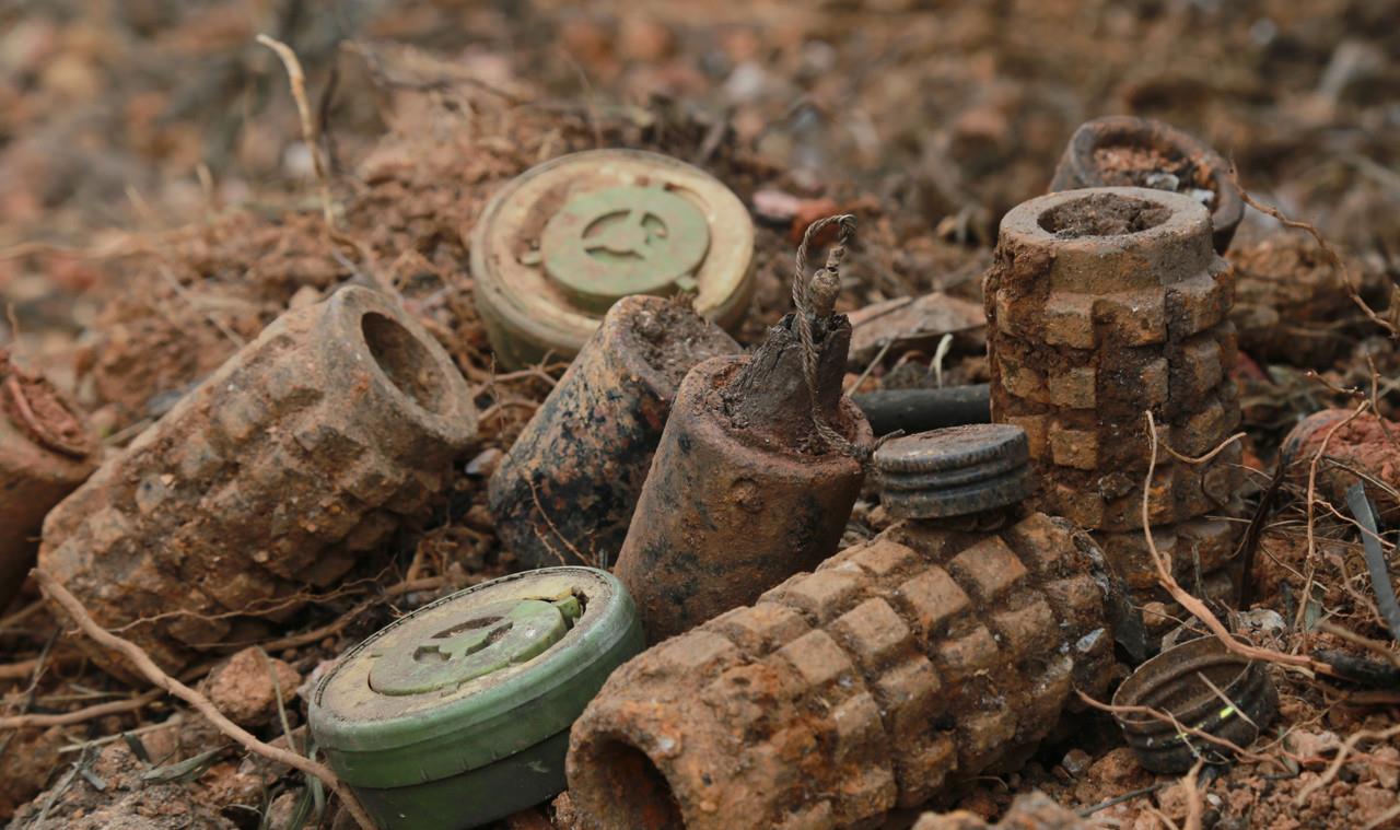 中越边境为何要人工排雷看看这种方程式排雷车