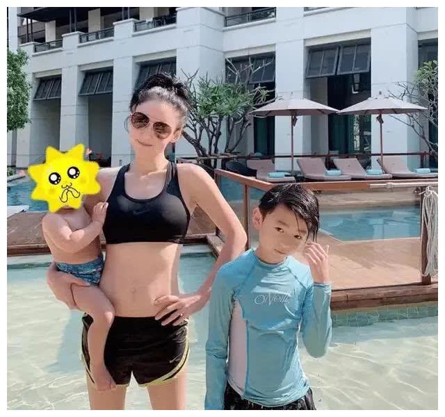 张柏芝宅家一个月后,带儿子出门购物,小Q直言好开心!