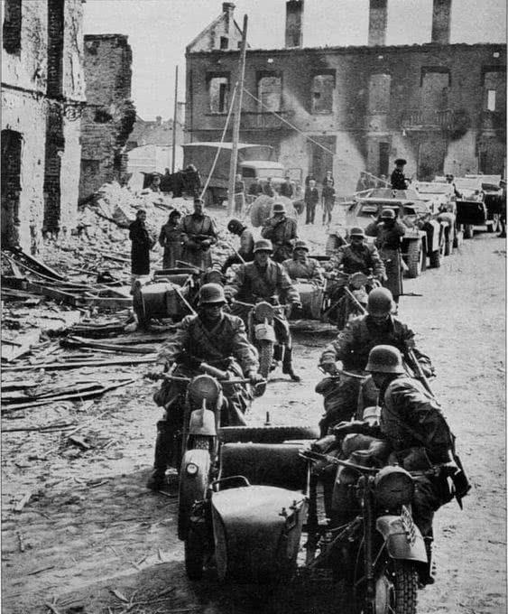 二战东线战场老照片:直击苏德战争的惨烈,镜头下的德军如同魔鬼