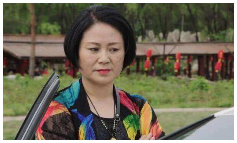 刘老根3正在热播赵本山徒弟媳妇受力捧简直是另一谢广坤