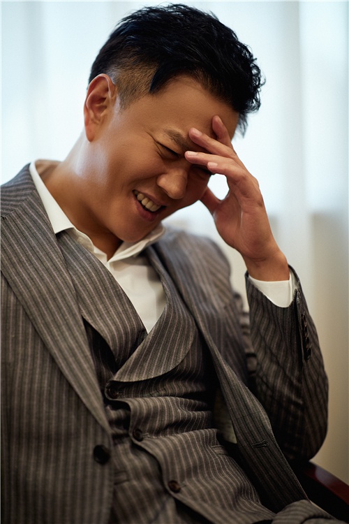 冯嘉怡澳门人家首映礼现场制作杏仁饼显梁家手艺