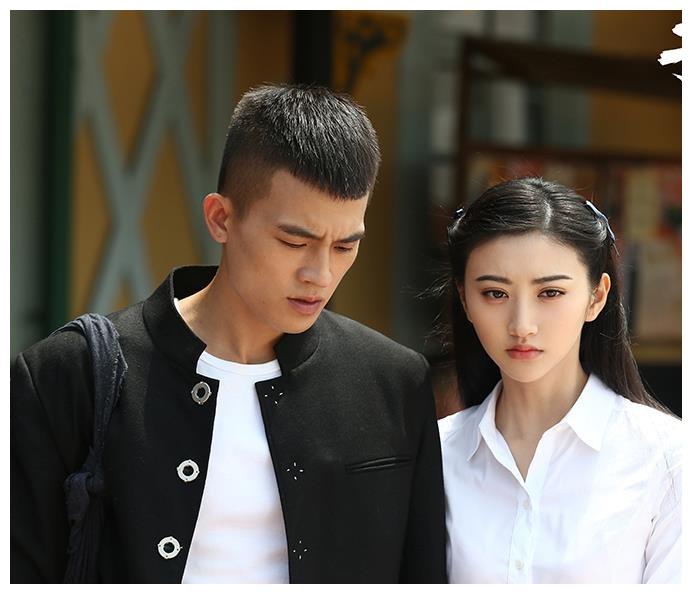 景甜合作过的男星,刘德华亲和,欧豪冷酷,最后一位和她配一脸