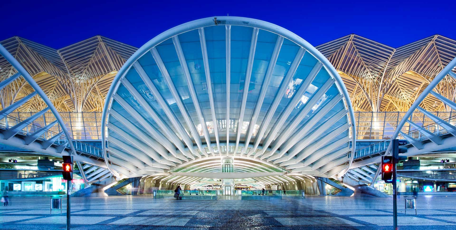 全球设计最惊艳的九大火车站中国的位于南方