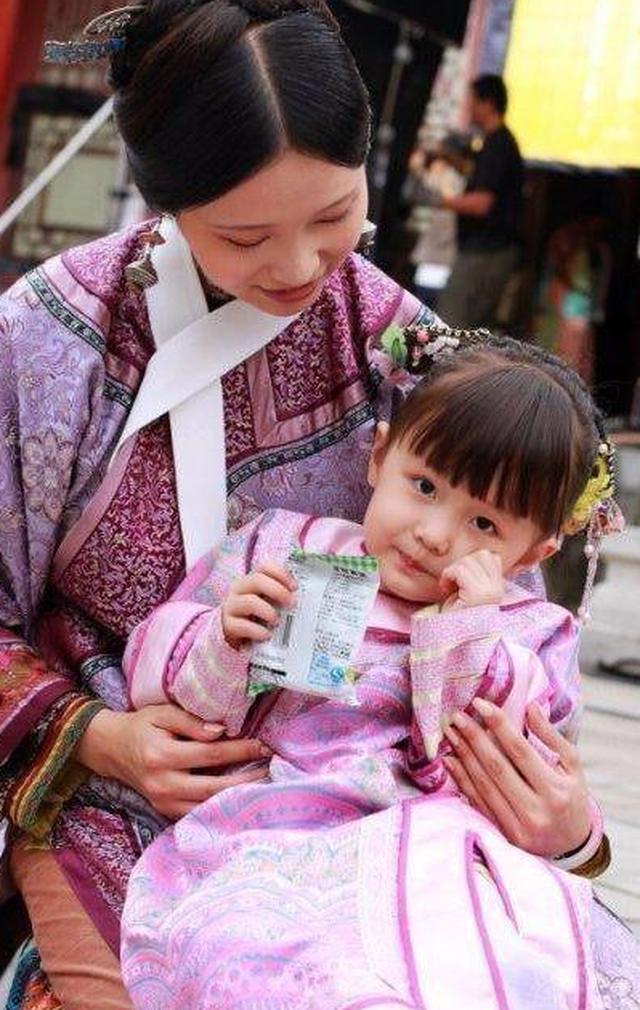 还记得《甄嬛传》里的温宜公主吗?如今11岁的她美到犯规!