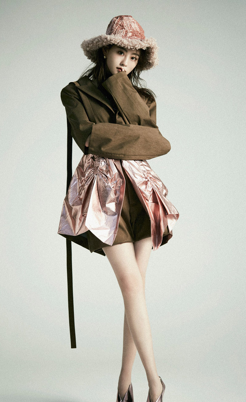 女演员祝绪丹清新靓丽时尚写真