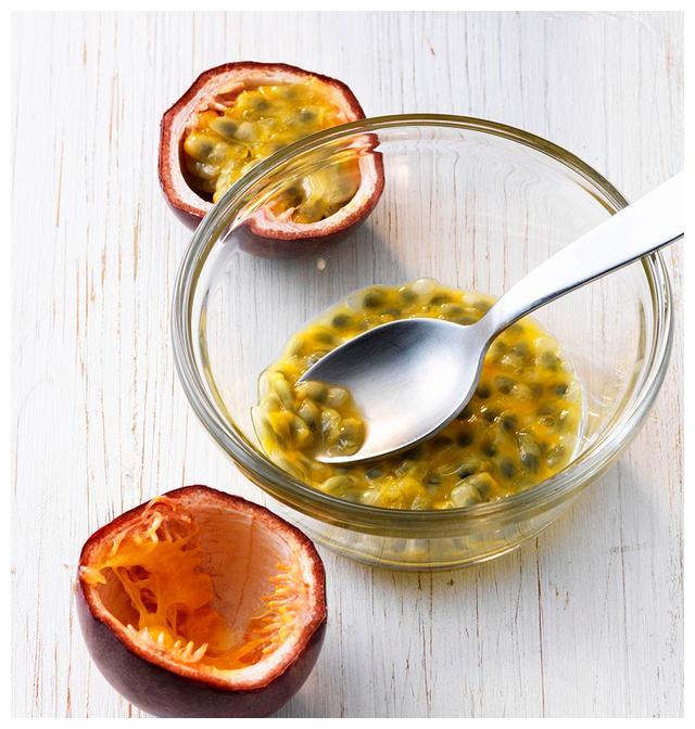 蜂蜜与什么水果搭配(蜂蜜与什么水果一起最好)