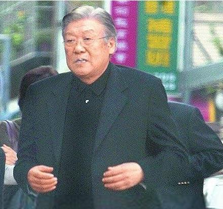曾与邓丽君齐名,嫁给二婚丈夫退隐,如今夫妻二人皆患癌去世|凤飞飞