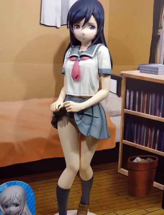 日本女高中生等身手办,裙子掀起挑战男性极限,网友:起码5万