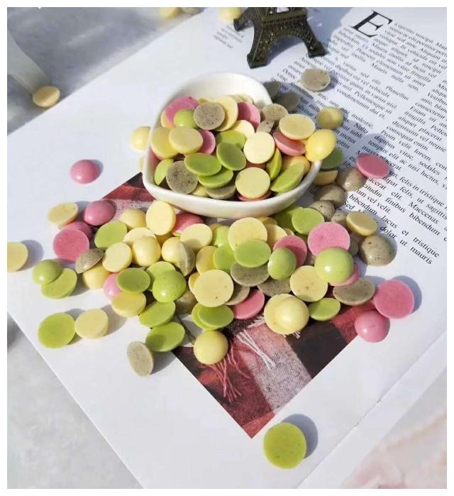 除去原味蛋黄溶豆大家还可以加入果蔬汁制作果蔬蛋黄溶豆,步骤同蛋黄