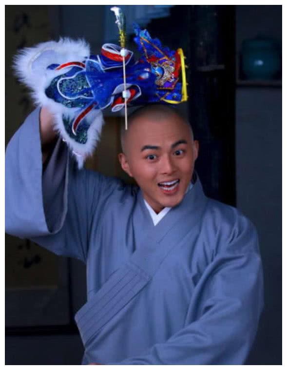 还记得活佛济公"瘦仙童"必清?如今34岁留长发,帅到不敢认