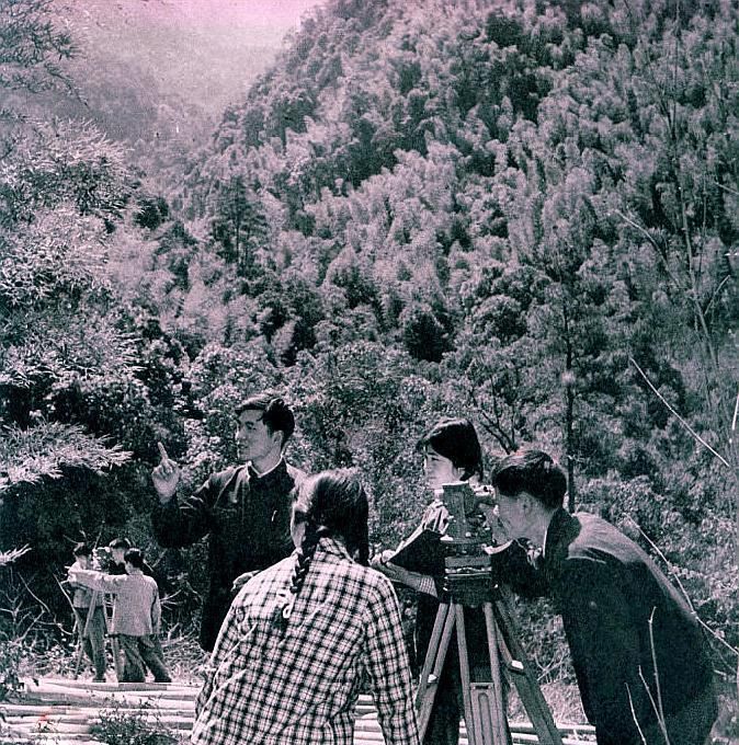 「图集·知青岁月」上山下乡插队:广阔天地,大有作为|知青|图集|岁月|黑光灯|广播员_新浪新闻
