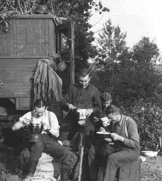 二战德国德军士兵每餐吃这样伙食,是丰富还是寒酸?