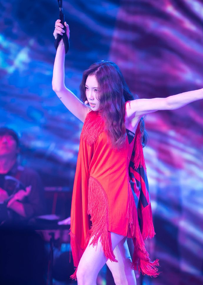 金泰妍|少女时代|舞台_新浪新闻