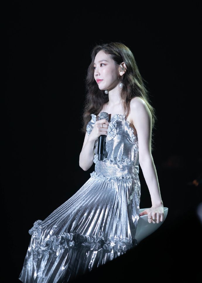 少女时代金泰妍泰国演唱会舞台美照公开,多款造型展现不同魅力!