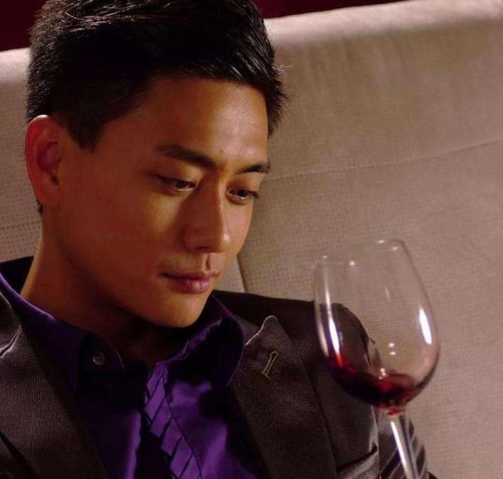 《点金胜手》黄宗泽时装惊艳,金融背景的爱情剧,妻子情人很虐心