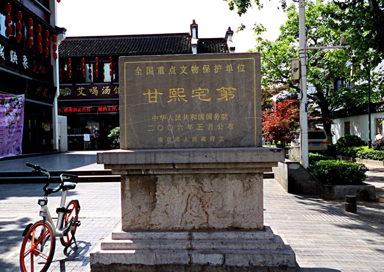 山海关小胡同妹子的市井传奇，青砖黛瓦间的烟火人生故事