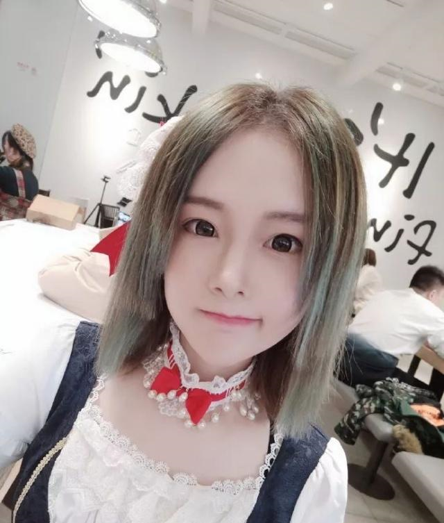 轩墨宝宝敞开衣服的脱衣诱惑网友居然看出有胸