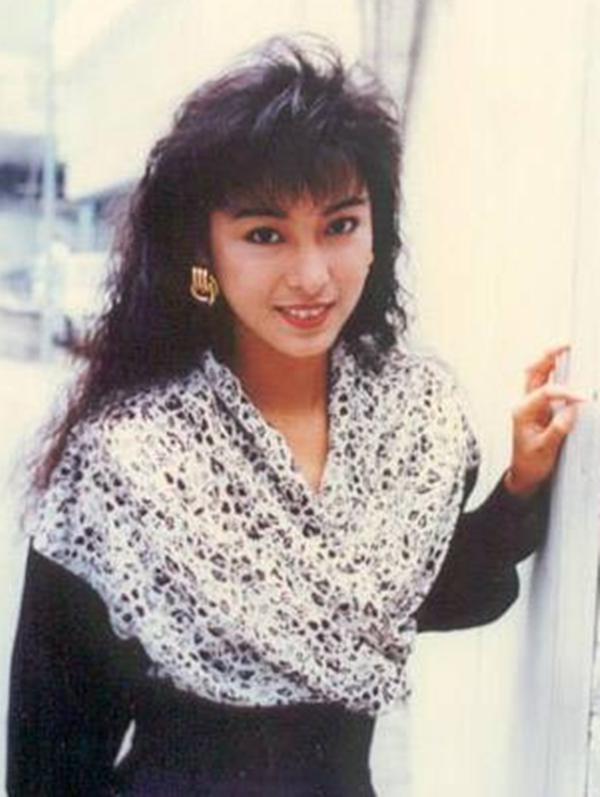 65岁tvb艺人米雪近照曝光,浓妆却已难掩老态