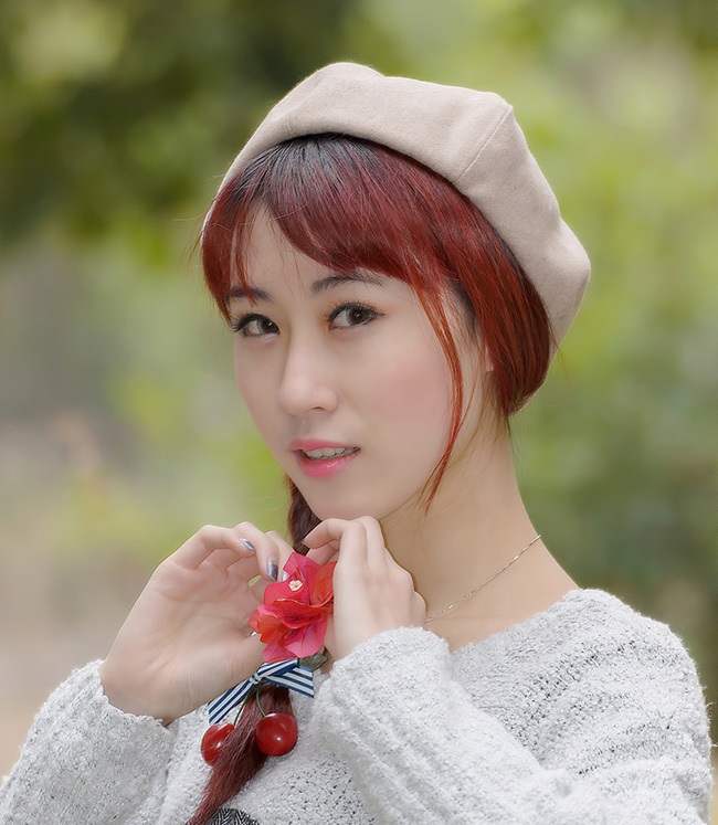 摄影分享:小美人儿甜蜜蜜,浅笑引注目