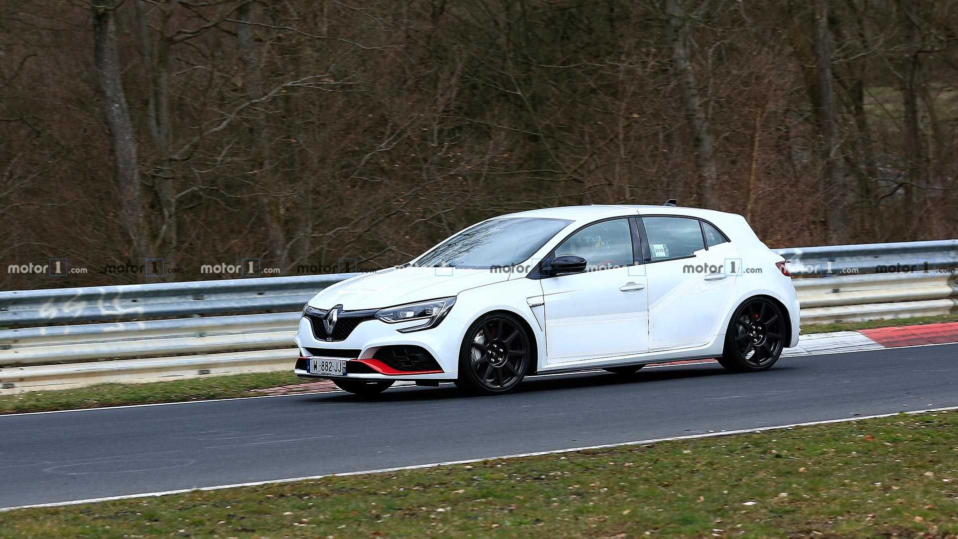 挑战地表最强前驱车,雷诺梅甘娜rs trophy-r箭在弦上