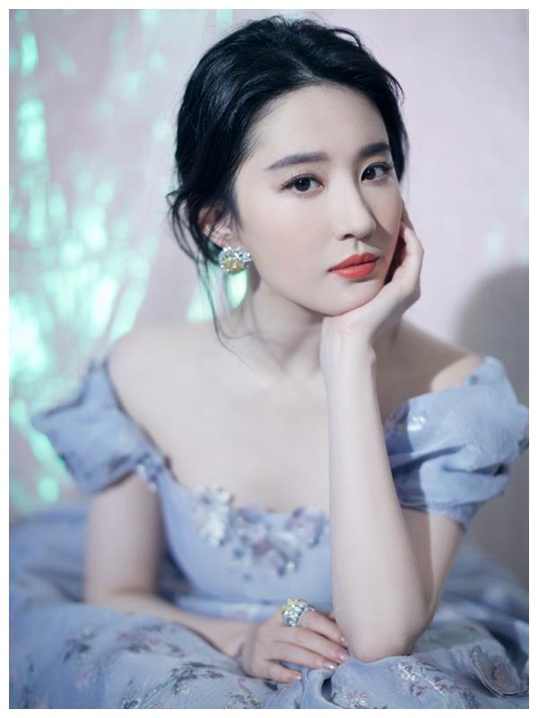 刘信达:刘亦菲别炒作把嘴闭起来,朱一龙写错字就是个文盲!|刘信达|朱一龙|刘亦菲_新浪新闻