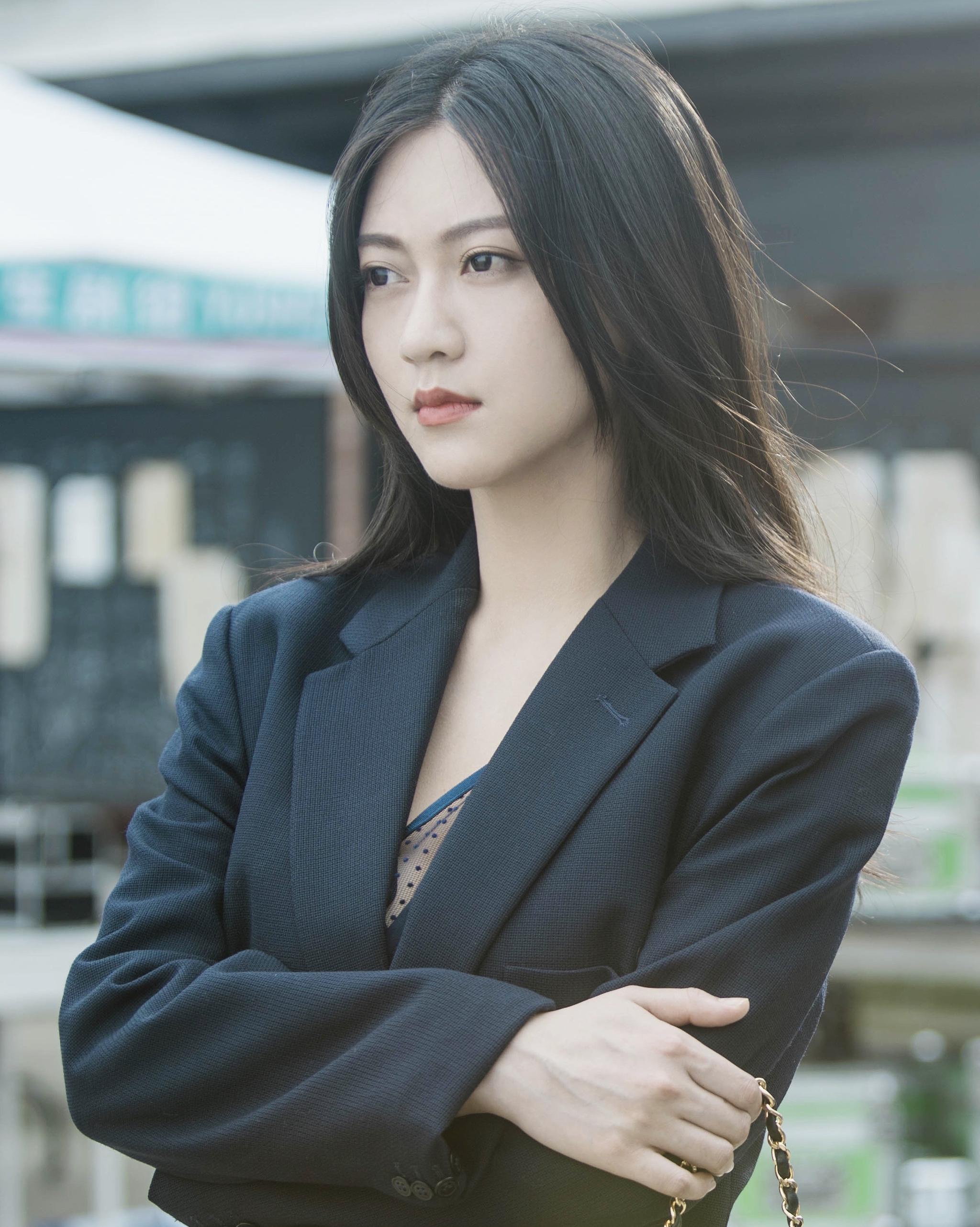 《拜托,请你爱我》开播,逯子饰金牌经纪人惊艳上线