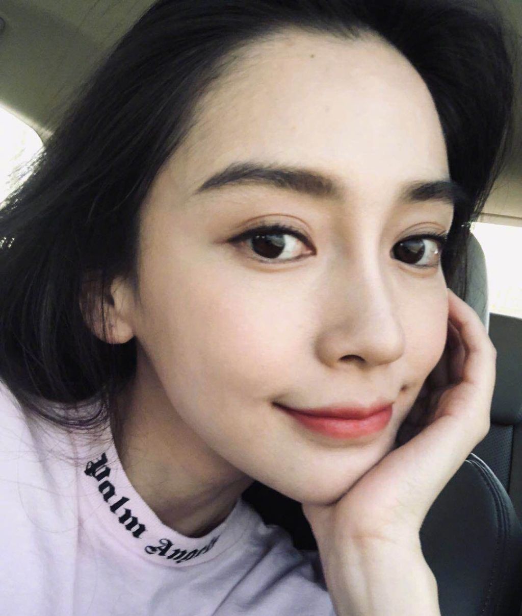 五官标致的女神angelababy,这组照片,你最喜欢哪一张呢?
