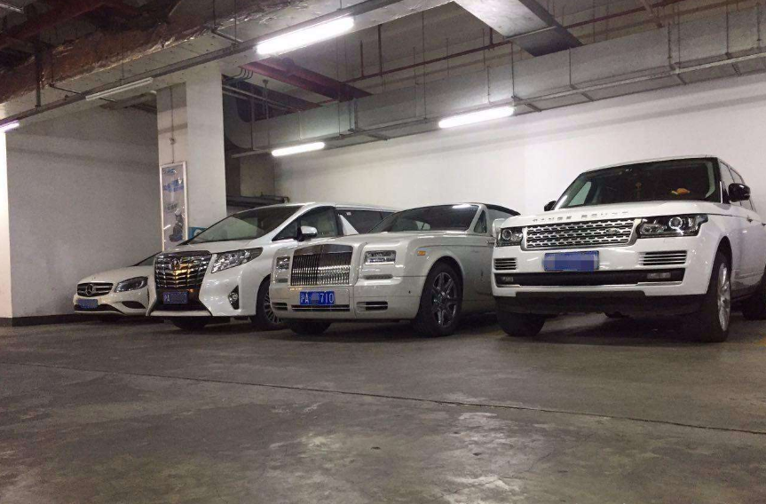 "沪上皇"秦奋接受专访,自曝只有6台车,车牌细节暴露他多有钱