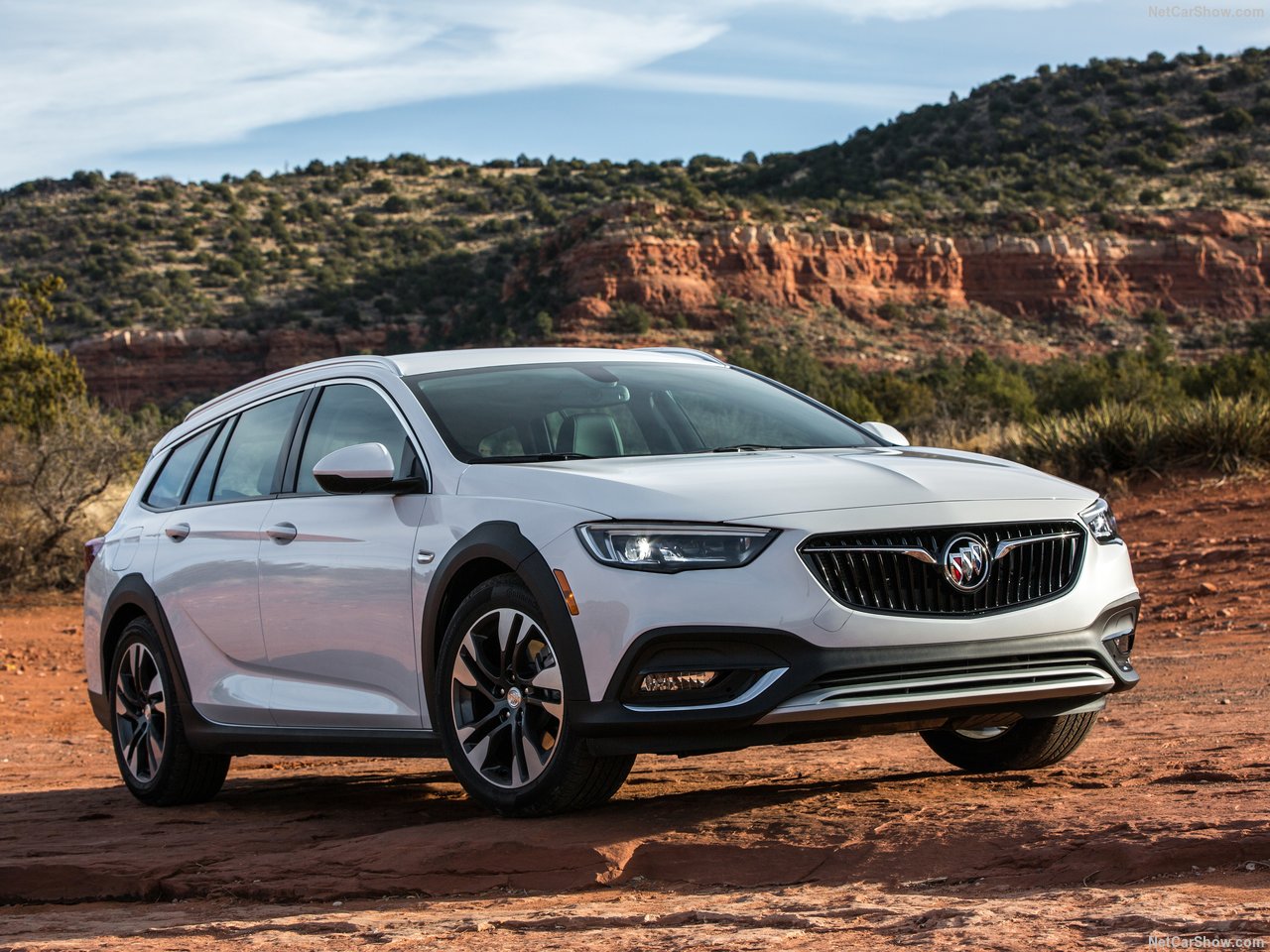 别克君威旅行版实车图曝光!和帕萨特旅行版相比如何?