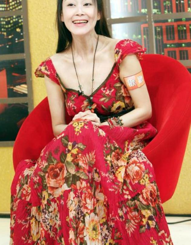 两次离婚心力憔悴,恋上导演又被蒋勤勤插足,43岁烧炭自尽_高清图集_新