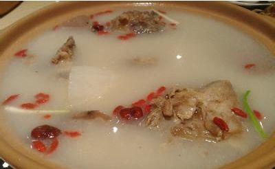 大骨汤怎么熬补钙长身体 煲骨汤加点醋更营养!