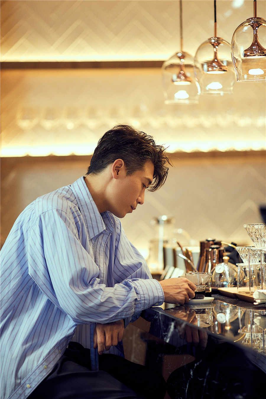 李乃文配文偷得浮生半日闲曝最新时尚写真