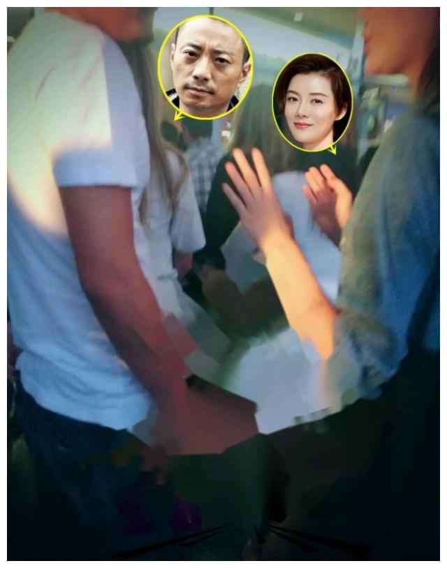 影帝张涵予被爆密会车晓看演出,两人亲密咬耳讲密语,人设崩塌?
