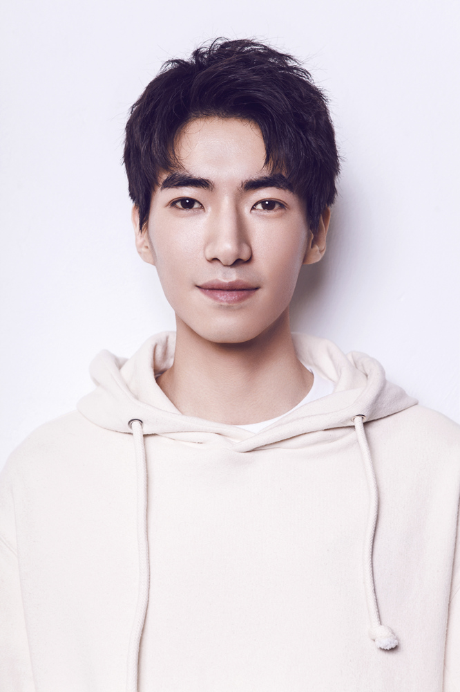 颜值与才艺并存 宝藏男孩孙一杰帅气上线